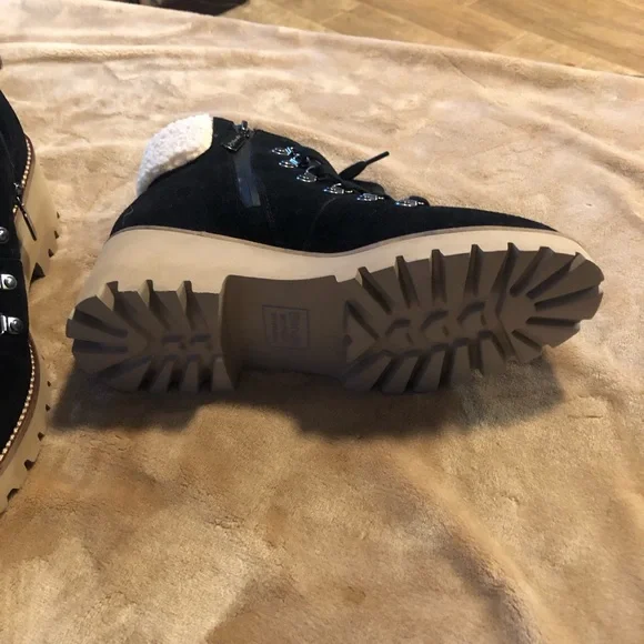 Women’s Blondo waterproof boots. Size 8. New in box. - Picture 5 of 6